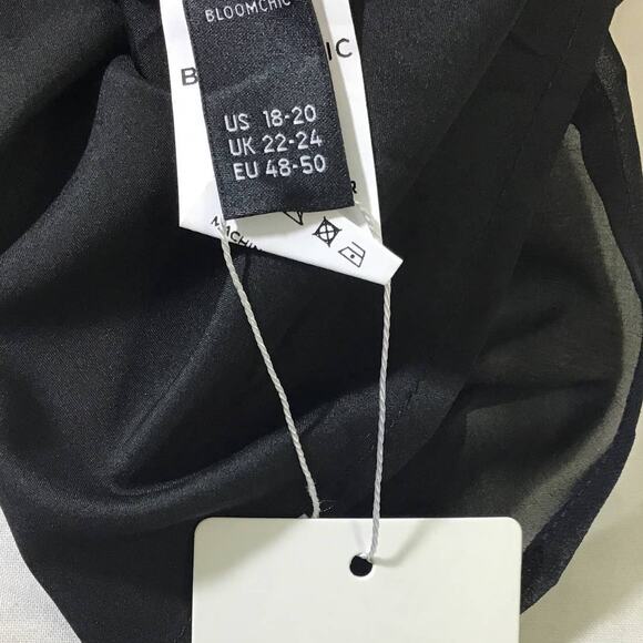 BLOOMCHIC 18-20 2X Plus Black Sheer Short Sleeve Empire Blouse Top NWT B103 - Picture 5 of 7